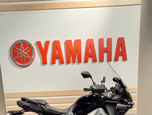 YAMAHA TRACER 9