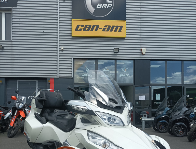 CAN-AM SPYDER RT