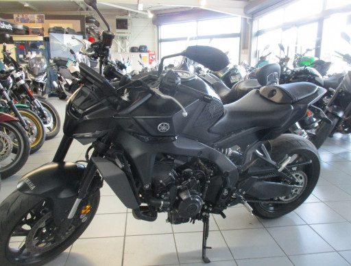 YAMAHA MT-09