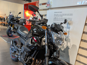 YAMAHA XJ6-N