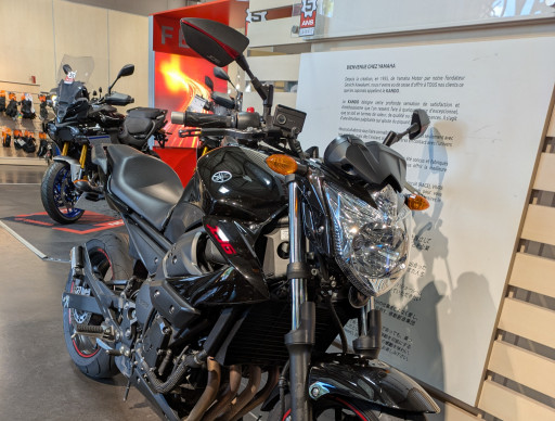 YAMAHA XJ6-N