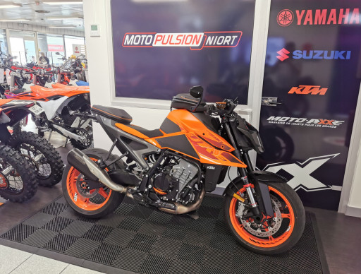 KTM 990 DUKE | 1800KMS | 195€/MOIS