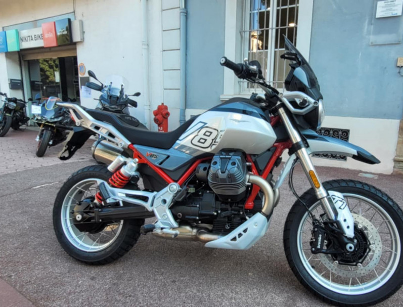 MOTO GUZZI V85 TT 850 GRIGIO TAMBORA