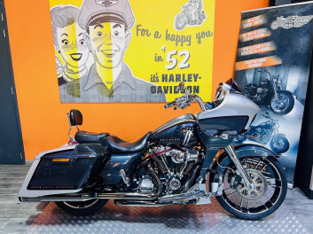 HARLEY-DAVIDSON TOURING ROAD GLIDE 1923 CVO
