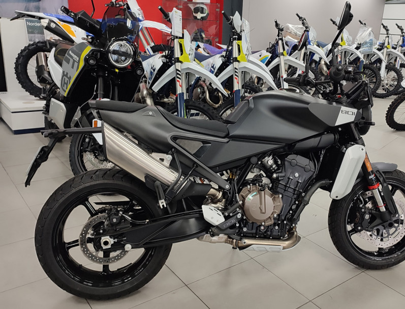 HUSQVARNA SVARTPILEN 801