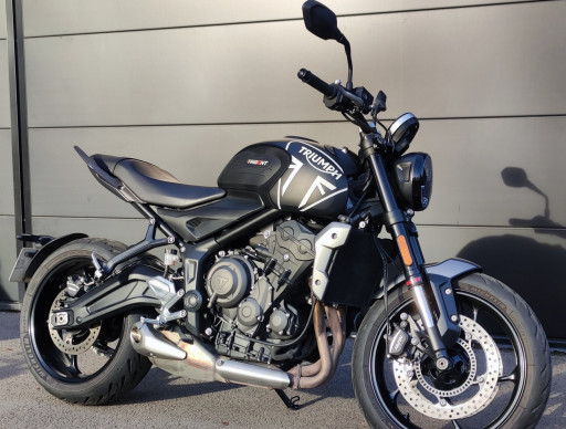 TRIUMPH TRIDENT 660
