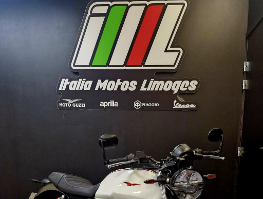 MOTO GUZZI V7 STONE