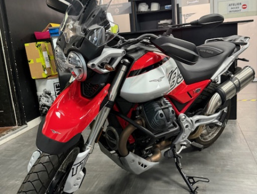 MOTO GUZZI V85 TT 