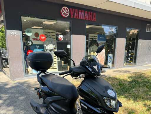 YAMAHA RayZR 125