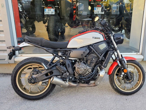 YAMAHA XSR 700