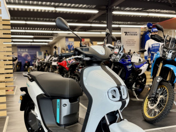 YAMAHA NEO