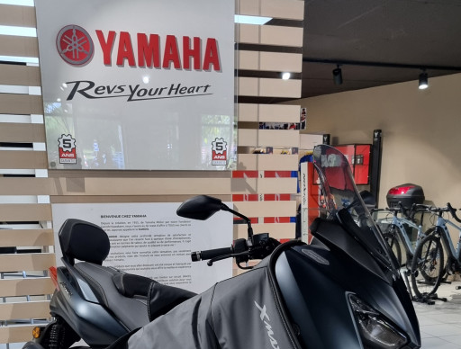 YAMAHA XMAX 300 Tech Max
