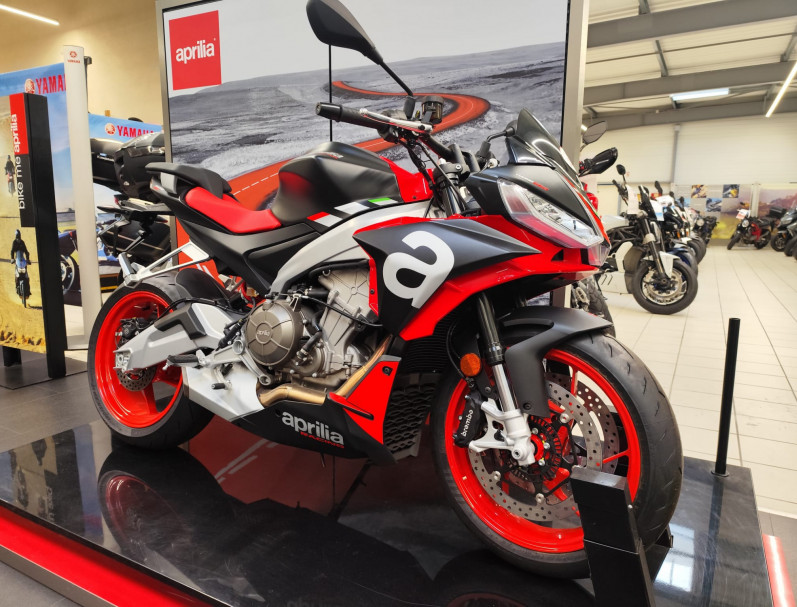 * BLACK FRIDAY * APRILIA TUONO 660