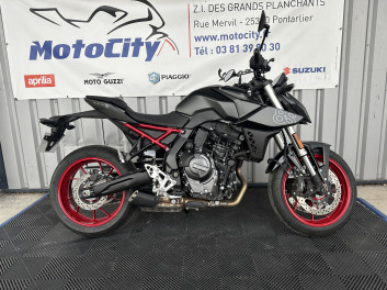 SUZUKI GSX-8S