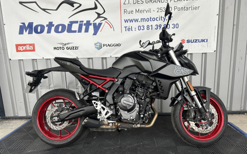 SUZUKI GSX-8S