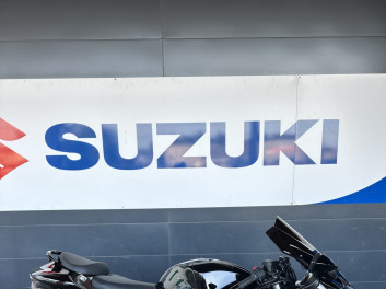 SUZUKI GSX-R 1300 HAYABUSA