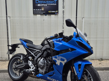 SUZUKI GSX-8R