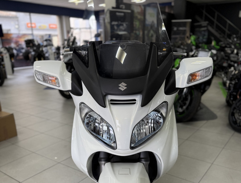 SUZUKI BURGMAN 650 EXECUTIVE 