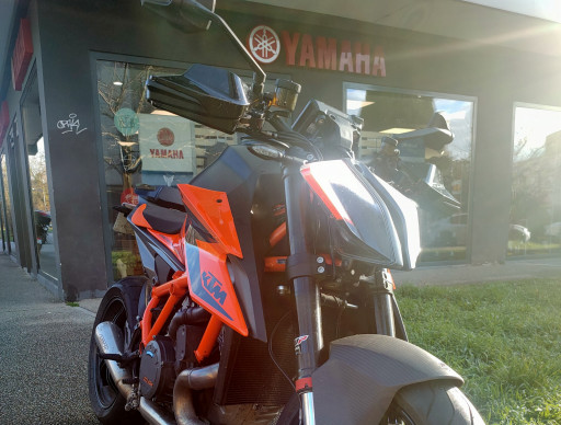 KTM 1290 SUPER DUKE R