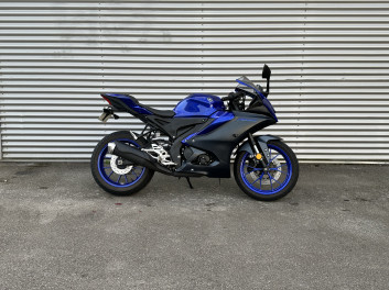 YAMAHA YZF 125 R ABS 1ERE MAIN 