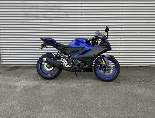 YAMAHA YZF 125 R ABS 1ERE MAIN 