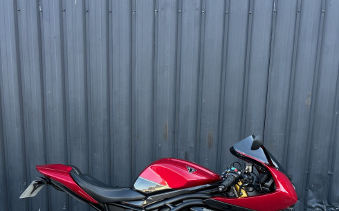 TRIUMPH SPEED TRIPLE 1200 RR