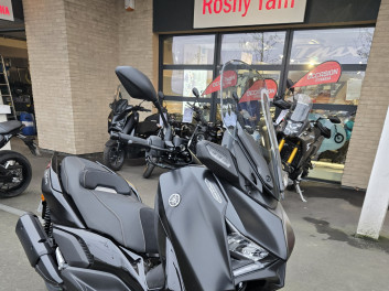 YAMAHA XMAX 300 Tech Max MODELE 2024 PERMIS A2