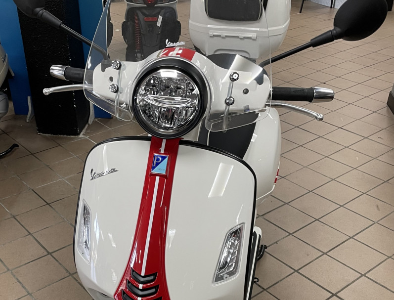 VESPA GTS 125IE ABS RACING SIXTIES