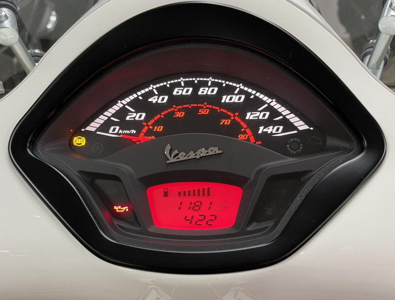 VESPA GTS 125IE ABS RACING SIXTIES