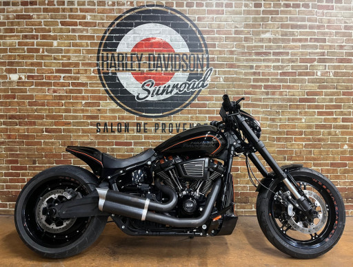 HARLEY-DAVIDSON SOFTAIL FXDR 1868