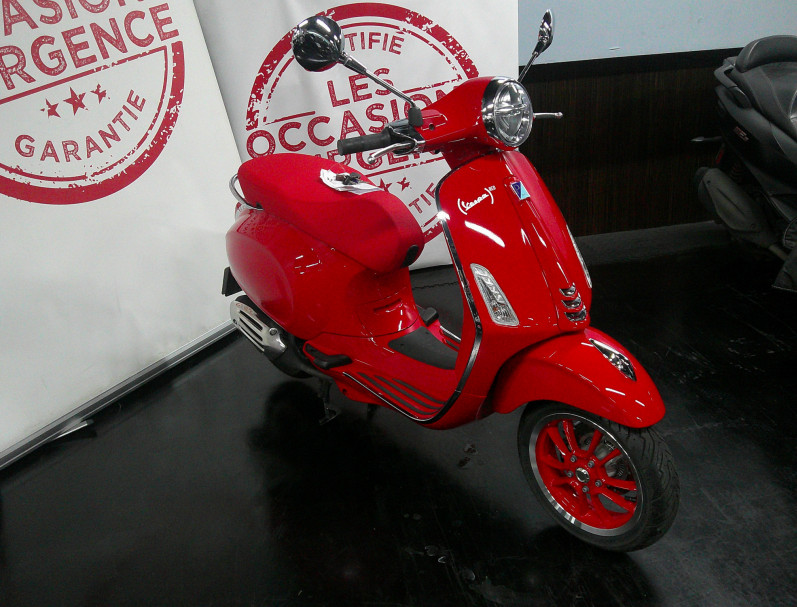 VESPA PRIMAVERA 125 EDITION RED