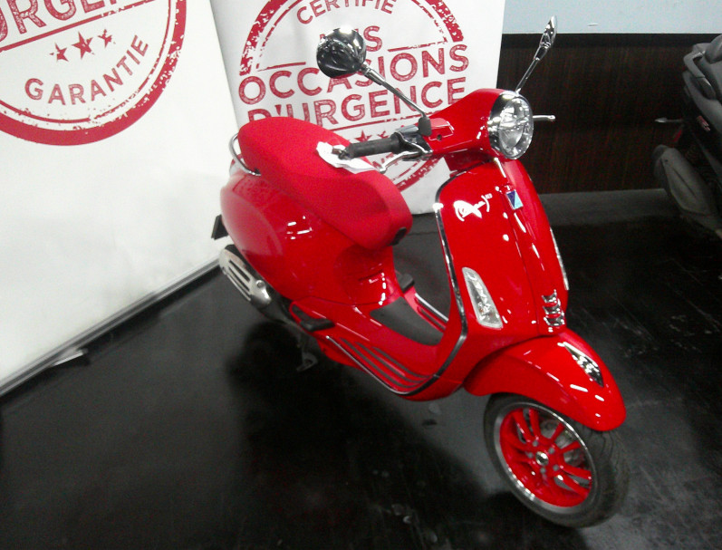 VESPA PRIMAVERA 125 EDITION RED