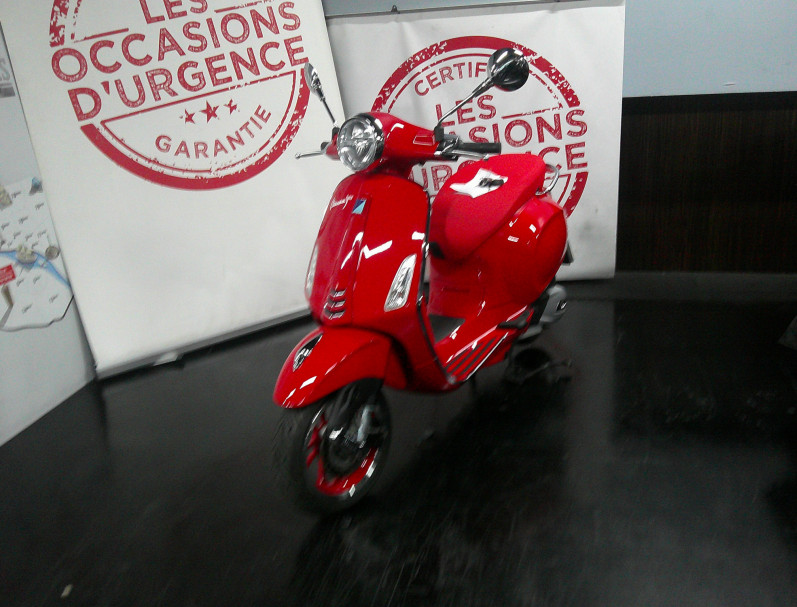VESPA PRIMAVERA 125 EDITION RED
