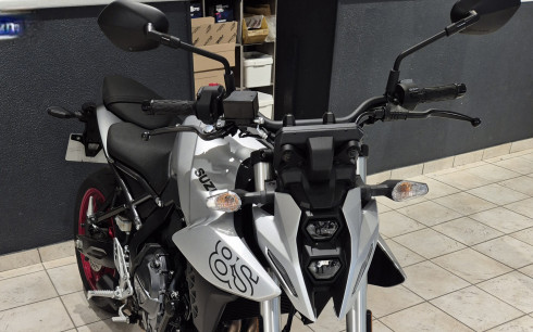 SUZUKI GSX-8S