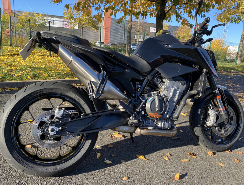 KTM 890 DUKE 