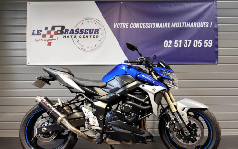 SUZUKI GSR 750