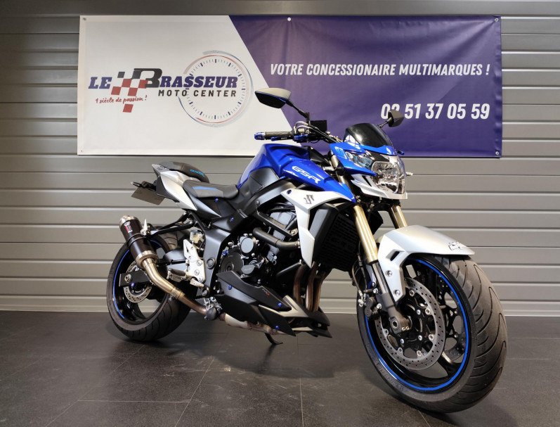 SUZUKI GSR 750