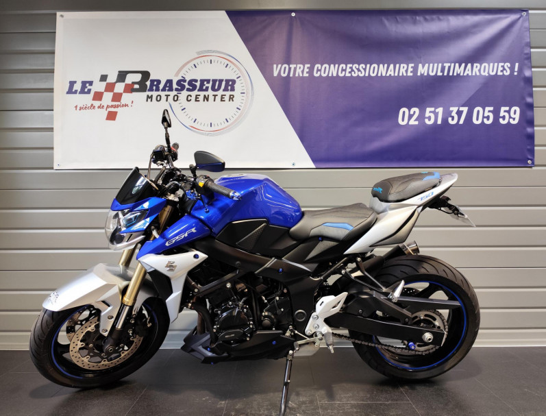 SUZUKI GSR 750