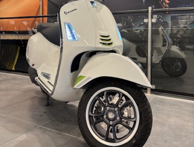 VESPA GTS 125 SUPER TECH