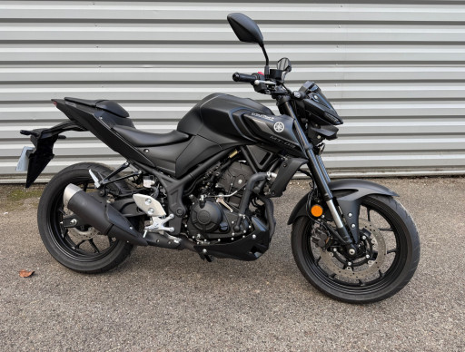 YAMAHA MT03 