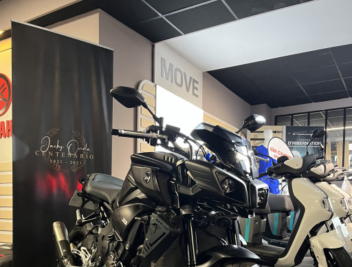 YAMAHA MT-10
