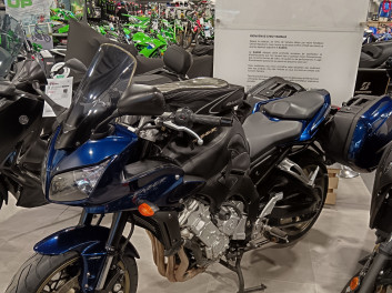 YAMAHA FZ1 FAZER