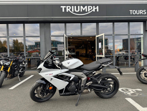 TRIUMPH 	DAYTONA 660