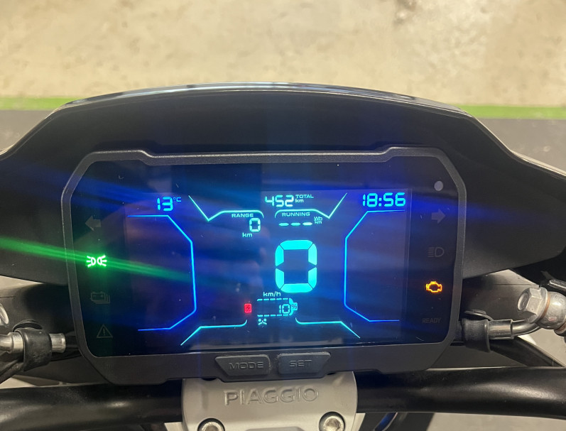 PIAGGIO 1 Electrique GARANTIE 24 MOIS BLANC BRILLANT BON ETAT CRIT