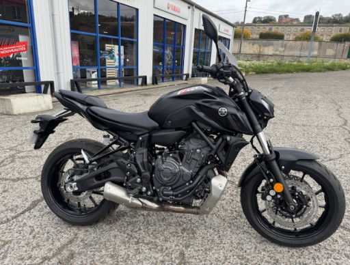 YAMAHA MT 07 2024