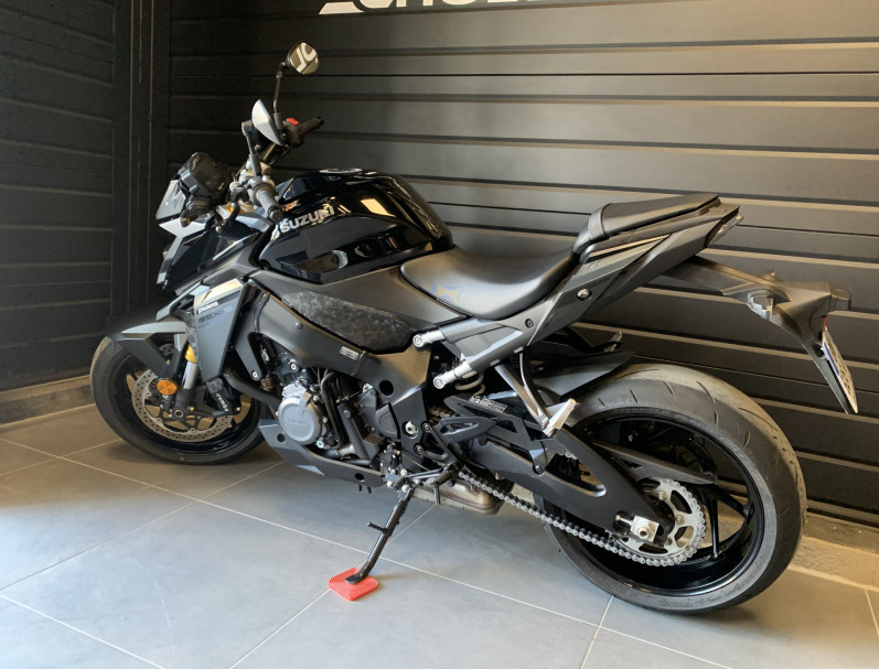 SUZUKI GSX-S 1000