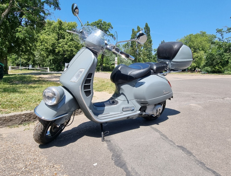 VESPA SCOOTER