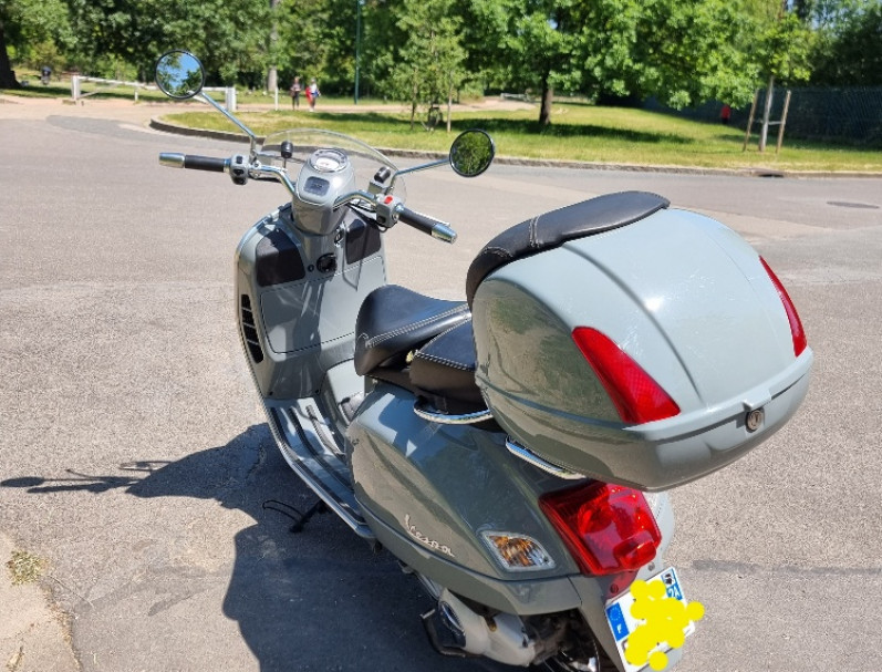 VESPA SCOOTER