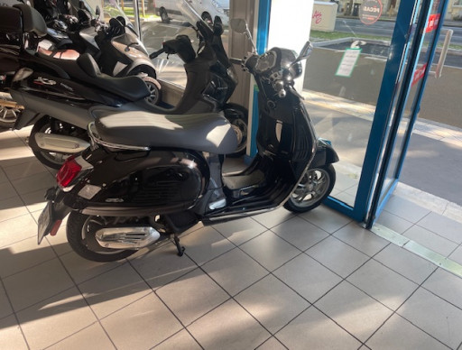 PIAGGIO GTS 125