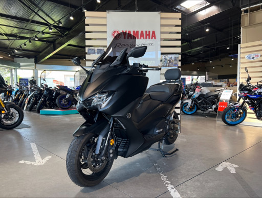 YAMAHA T-MAX 560